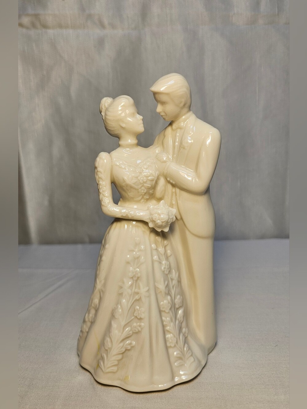 Lenox Ivory Wedding Couple Promises Collection Porcelain Figurine